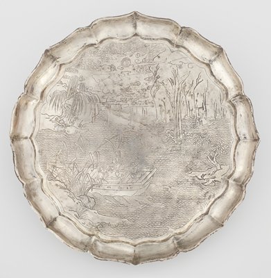 Dokumentasi “Silver plate decorated with chased “Red Cliff” scene”; Silver. Minneapolis Institute of Art.