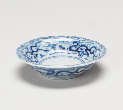 Dokumentasi “Dish”; Glazed porcelain. Minneapolis Institute of Art.