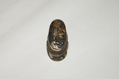 Dokumentasi “(Fuchi-gashira box)”; Shakudō, silver, copper, and gold. Minneapolis Institute of Art.