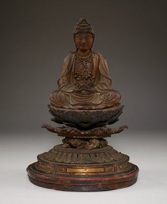 Dokumentasi “Miroku, the Bodhisattva of the Future”; Wood with metal, cut gold leaf (kirikane), polychrome, and inlaid crystal eyes. Minneapolis Institute of Art.
