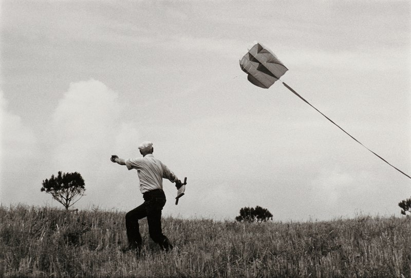 Cartier-Bresson Flying a Kite, John Loengard, 1987 (printed later)