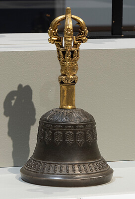 Dokumentasi “Dorje drilbu (Bell with vajra handle)”; Metal. Minneapolis Institute of Art.
