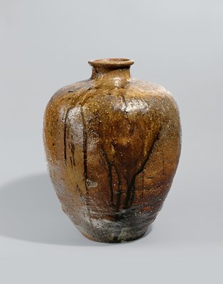 Dokumentasi “Storage jar”; Shigaraki ware, stoneware with natural ash glaze. Minneapolis Institute of Art.