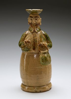 Dokumentasi “Candlestick in the Shape of a European Man”; Oribe ware, glazed stoneware. Minneapolis Institute of Art.