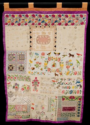Dokumentasi “Wall hanging with embroidered samplers”. Minneapolis Institute of Art.