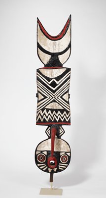 Dokumentasi “Plank Mask”; Wood, pigment. Minneapolis Institute of Art.