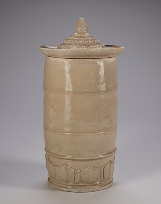 Dokumentasi “Sutra jar”; Stoneware with translucent glaze. Minneapolis Institute of Art.