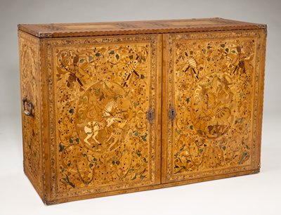 Dokumentasi “Table cabinet”; Oak and pine veneered with partly stained and ebonized maple, plum, ash, with etched, blued, and parcel gilt iron fittings. Minneapolis Institute of Art.