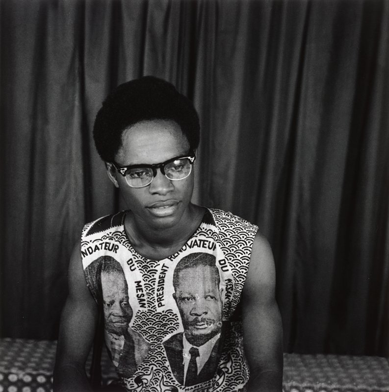 Autoportrait, from the series 70's Lifestyle, Samuel Fosso, 1975–78 (printed 2019)
