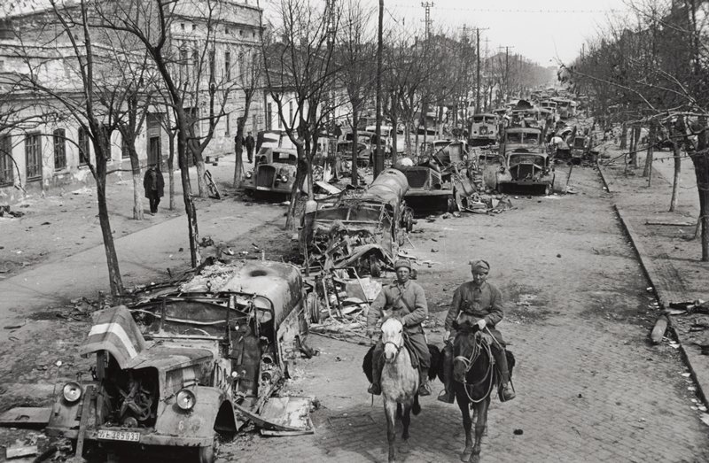 Inspecting the German Losses on the Outskirts of Odessa, Dmitrii Baltermants, 1944 (printed 2003)