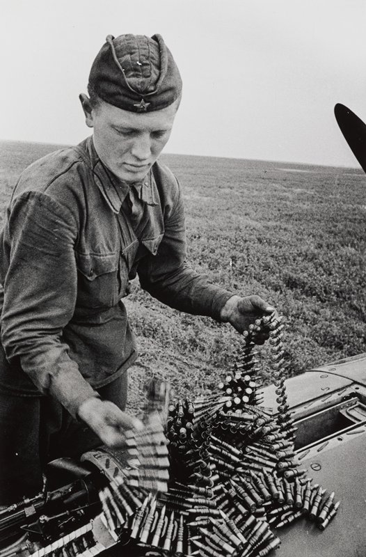 Gunner Loading Ammunition, Dmitrii Baltermants, 1941–45 (printed 2003)