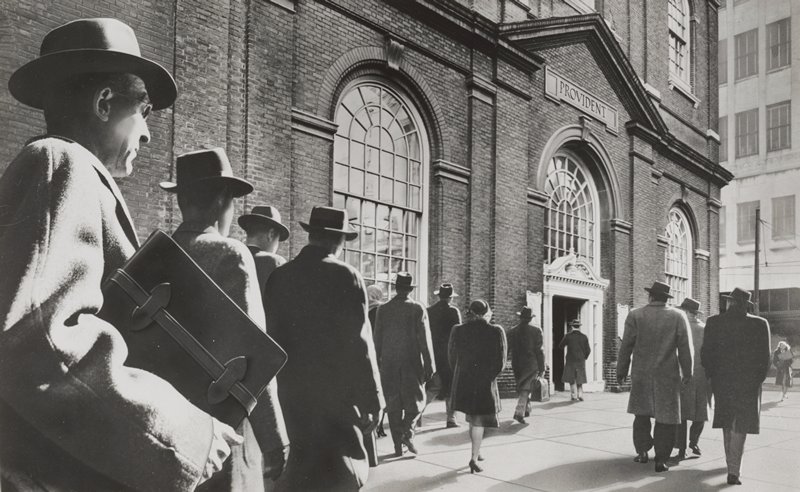 Pedestrians outside Provident Trust Building, Philadelphia, Edward W. Quigley, 1948