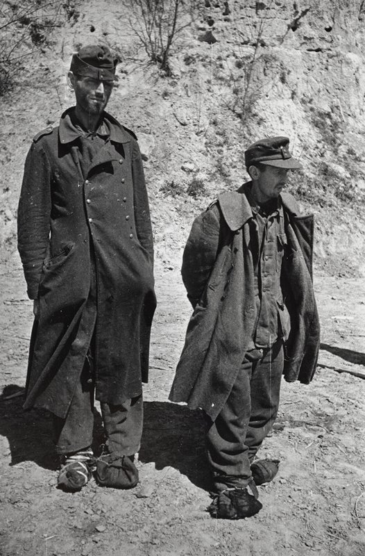 Two German POWs, Dmitrii Baltermants, 1945 (printed 2003)