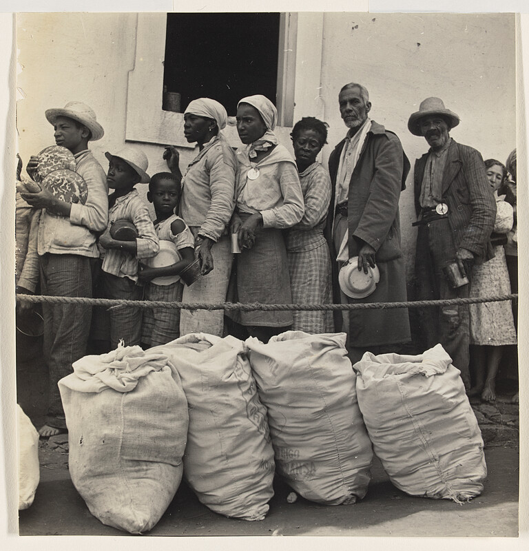 Food Line, Santo Antonio de Jesus, Brazil, Genevieve Naylor, 1942