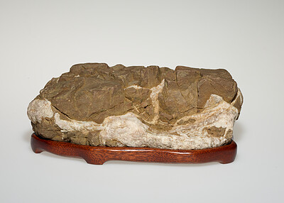 Glacier Cutting a Mountain, Daiza (base) made by Sean Smith, XX–XXI века